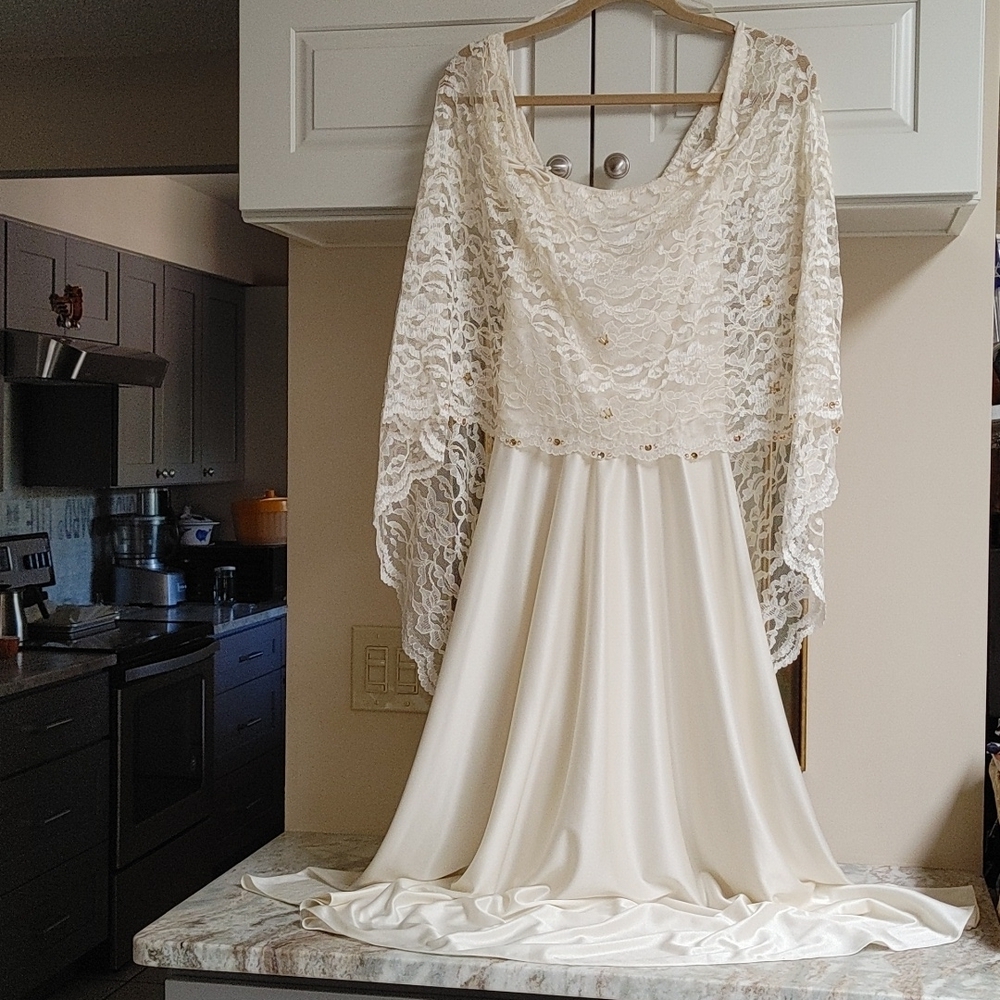 VTG Lady Helene Ivory Gown S